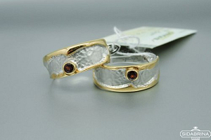 Auskarai su granatais - AUM1145