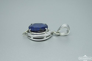 Pakabukas su korundu - PAM813