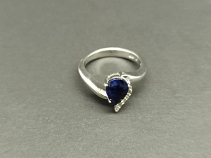 Žiedas su korundu - ZDM1610