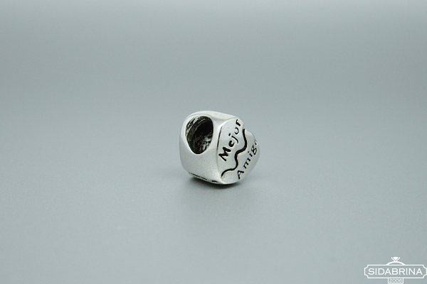 Apyrankės pakabukas - PAA033