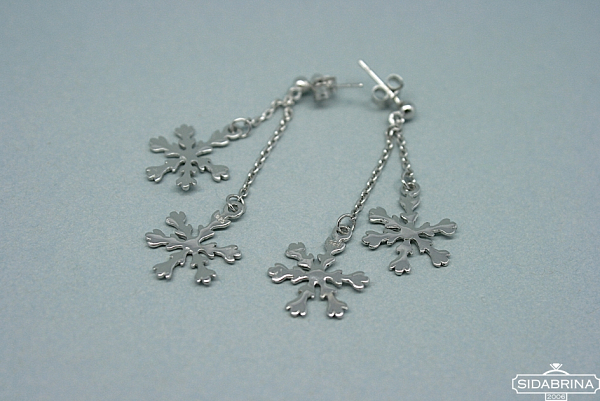 Kabantys sidabriniai auskarai - AUM613