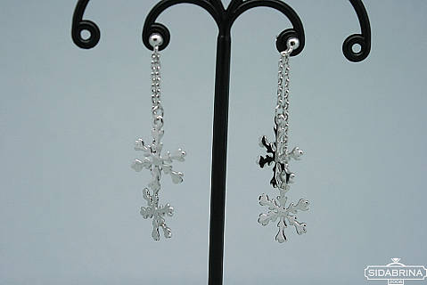 Kabantys sidabriniai auskarai - AUM613