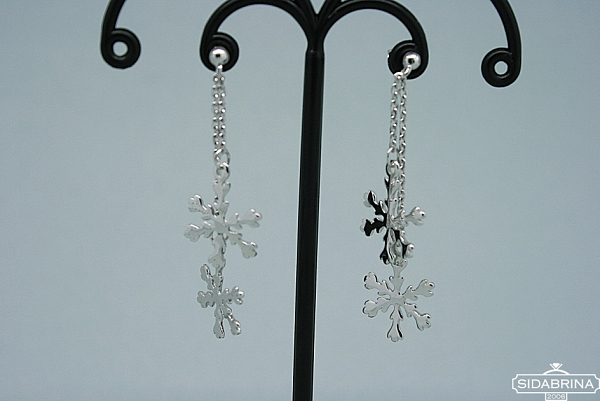 Kabantys sidabriniai auskarai - AUM613