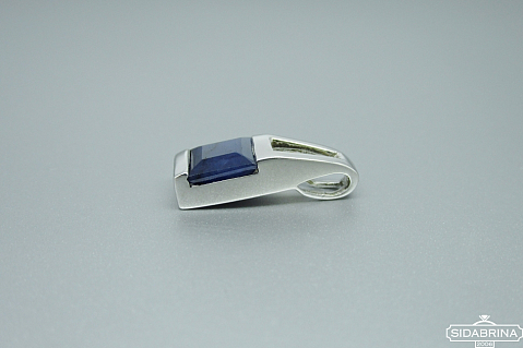 Pakabukas su korundu - PAM809