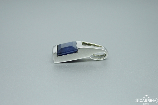 Pakabukas su korundu - PAM809