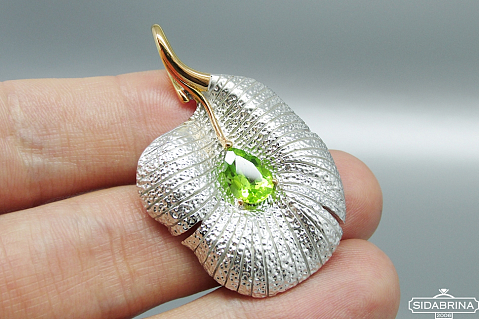 Pakabukas su peridotu - PAM666
