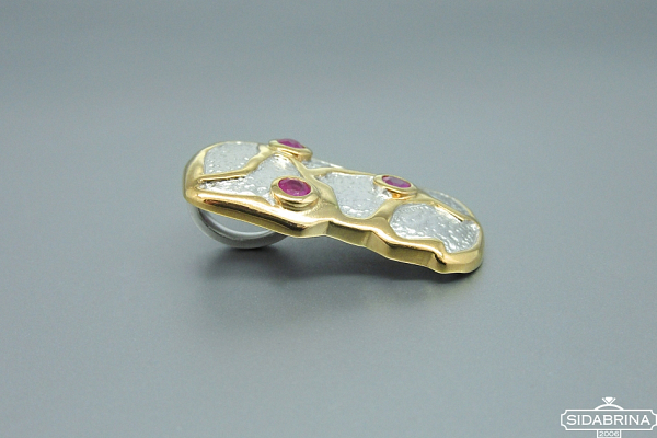 Pakabukas su rubinais - PAM388