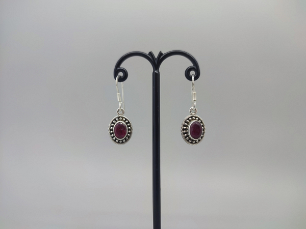 Sidabriniai auskarai su korundu - AUM2416