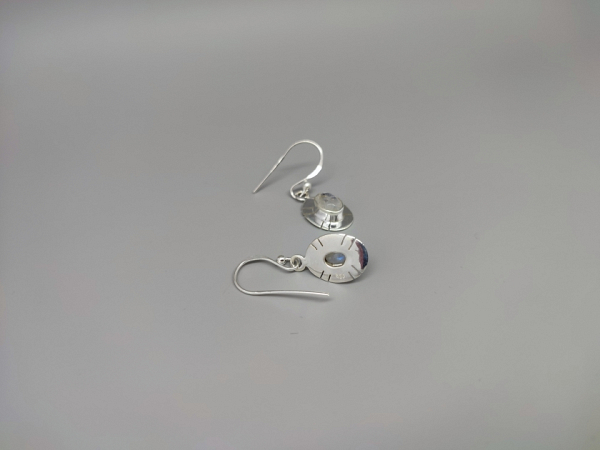 Sidabriniai auskarai su mėnulio akmeniu - AUM2391