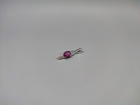 Sidabrinis pakabukas su korundu- PAM910