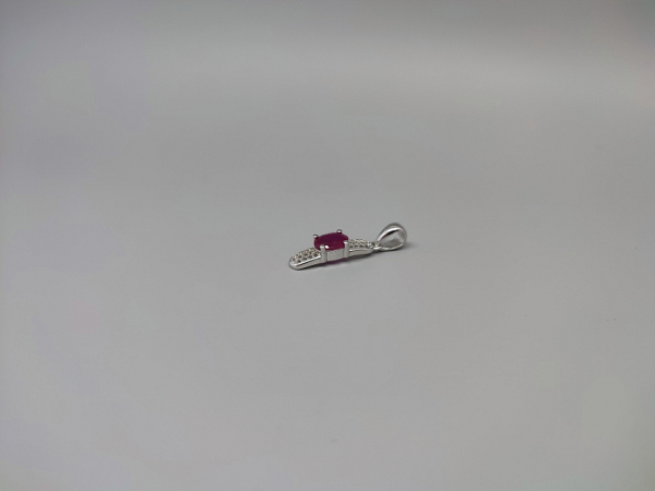 Sidabrinis pakabukas su korundu- PAM910