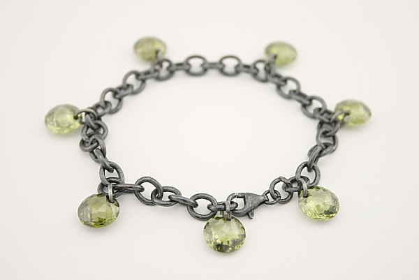 Tamsinta apyrankė su cirkoniu - APM023