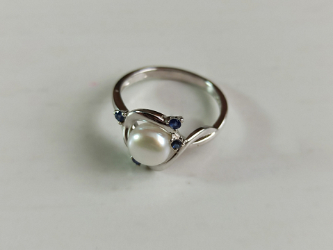 Žiedas su korundu - ZDM1565