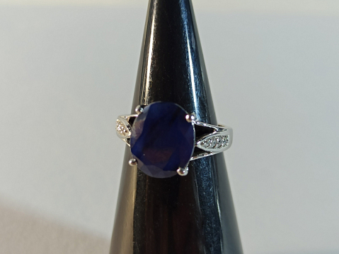 Žiedas su korundu - ZDM1632