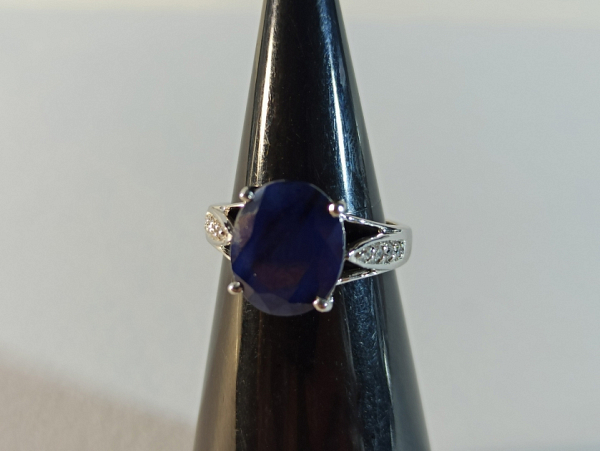 Žiedas su korundu - ZDM1632