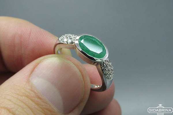 Žiedas su natūraliu akmenimi - ZDM499