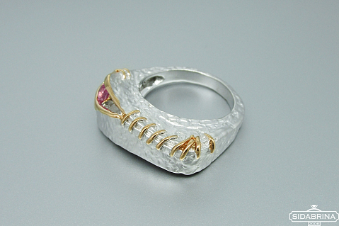 Žiedas su rožiniu safyru - ZDM972